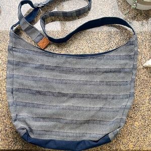 Retro Metro crossbody  bag  by Thirty One